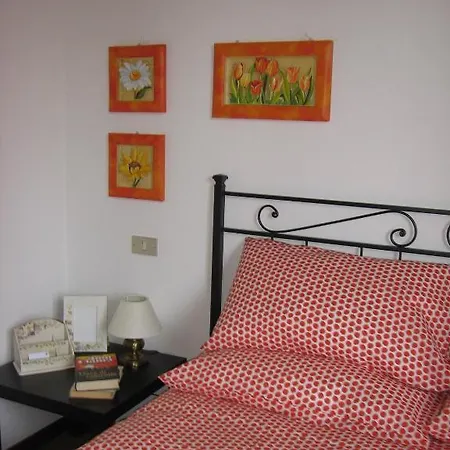 Lo Scoiattolo E La Noce Bed & Breakfast Stresa
