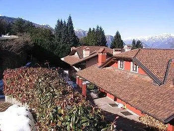 Lo Scoiattolo E La Noce Stresa