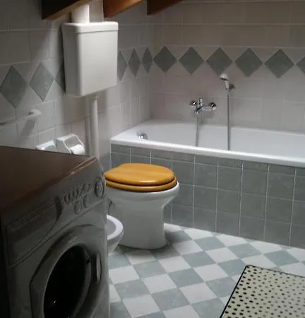 Bed & Breakfast Lo Scoiattolo E La Noce 2*