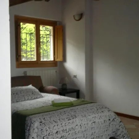 Lo Scoiattolo E La Noce Bed & Breakfast 2*