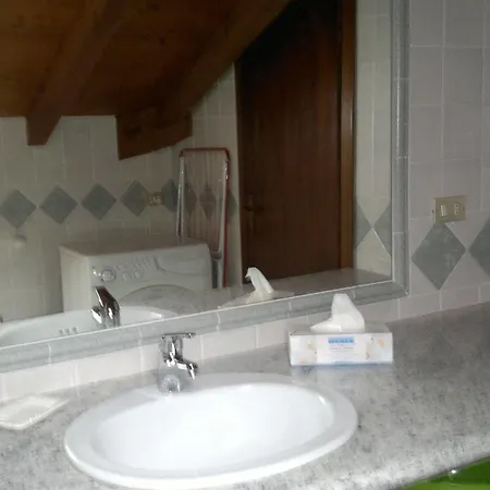 Lo Scoiattolo E La Noce Bed & Breakfast Stresa