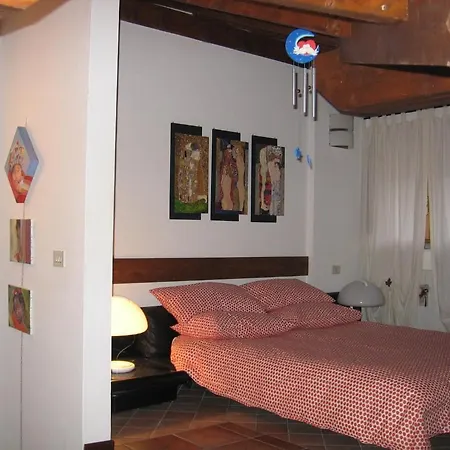 Lo Scoiattolo E La Noce Stresa