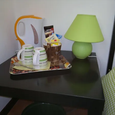 Alojamento de Acomodação e Pequeno-almoço Lo Scoiattolo E La Noce 2*